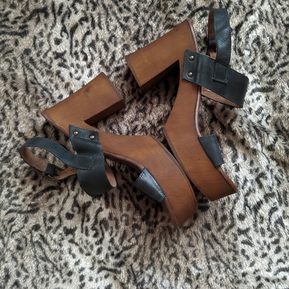 Heeled sandals - Picture 5 of 7